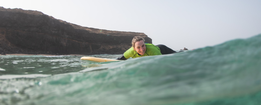 Summer surfcoaching stoke in Fuerteventura